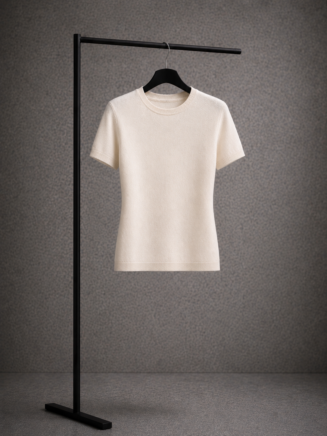 THE ESSENTIAL TEE